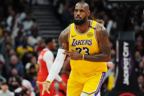 LeBron Lakers Sixers, Lakers vs Sixers, Lakers bounce-back win, Lakers Sixers game, LeBron triple-double, Anthony Davis Lakers, Austin Reaves performance, NBA Lakers Sixers